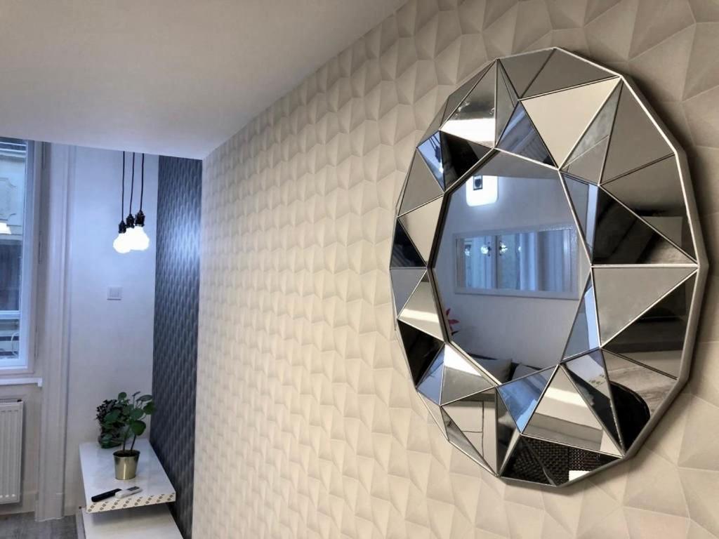 Corvin Ruinpub Designed Apartment — Photos 1